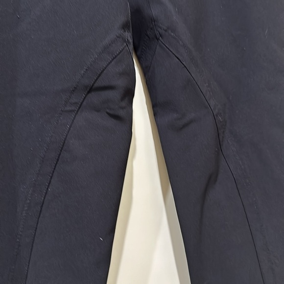 Ann Taylor stretchy leggings type pants. Zip up the back. Elastic waist. Size 10 - Picture 3 of 4